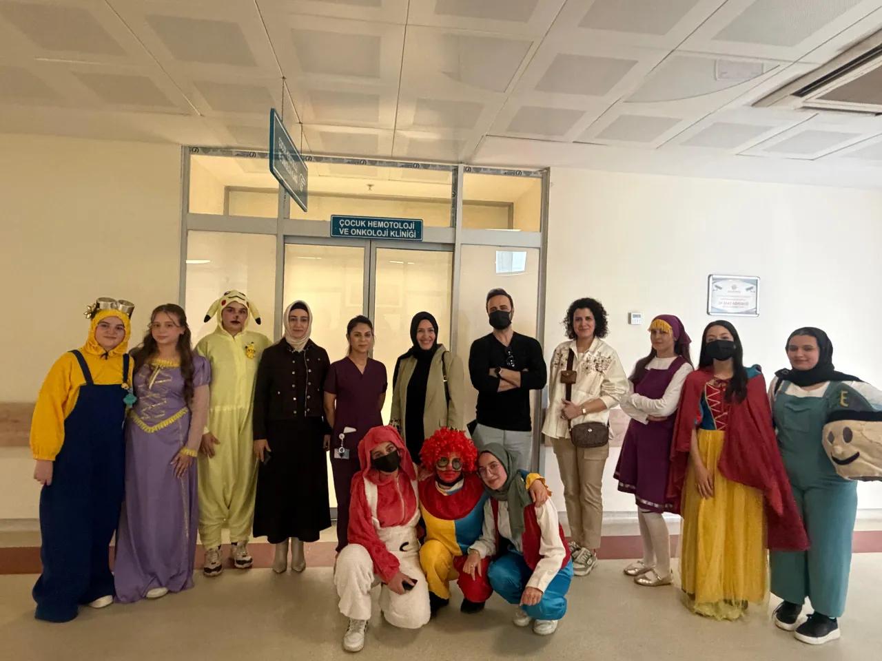 Harran Üniversitesi Hastanesi Çocuk Hematoloji ve Onkoloji Servisi’nde tedavi gören çocuklar için bir ardaydık